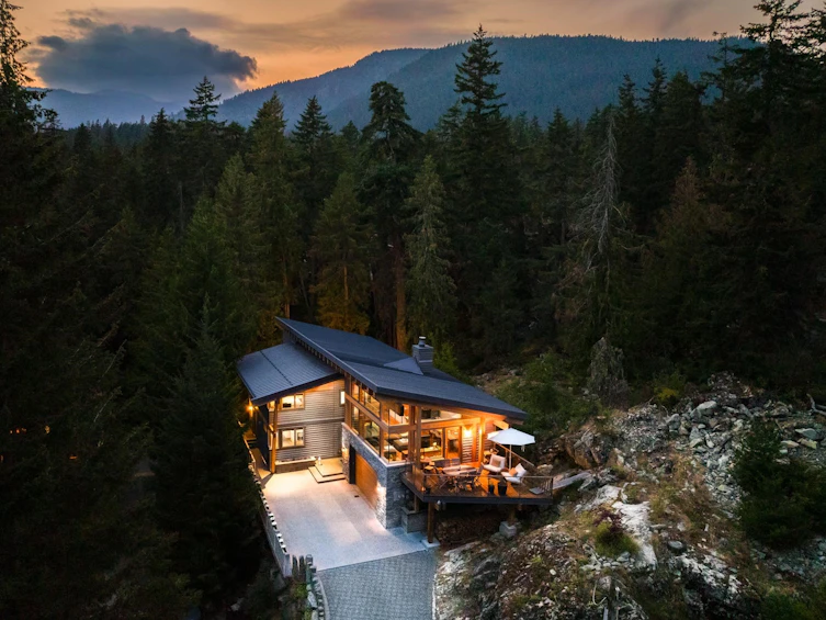 9557 Emerald Drive, Whistler, BC, V8E 0G5 - 2