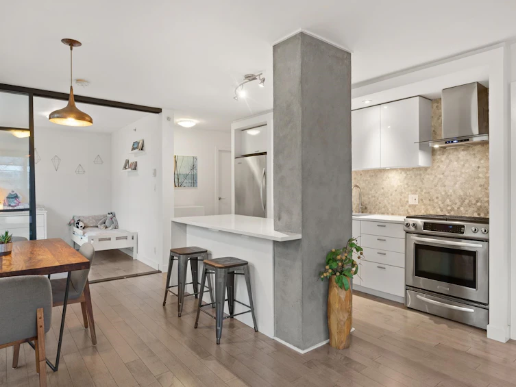 303-328 E 11 Avenue, Vancouver, BC, V5T 4W1 - 3