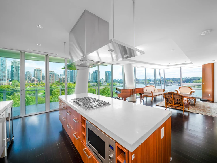 702-1560 Homer Mews, Vancouver, BC, V6Z 0A5