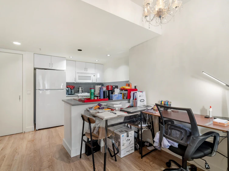 1014-175 W 1st Street, North Vancouver, BC, V7M 3N9 - 4