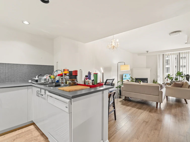 1014-175 W 1st Street, North Vancouver, BC, V7M 3N9 - 6