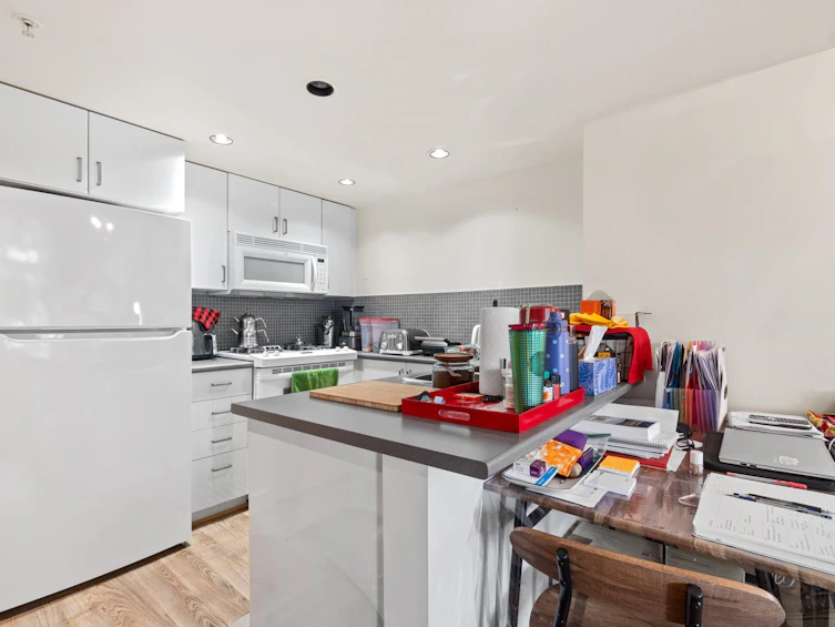 1014-175 W 1st Street, North Vancouver, BC, V7M 3N9 - 7