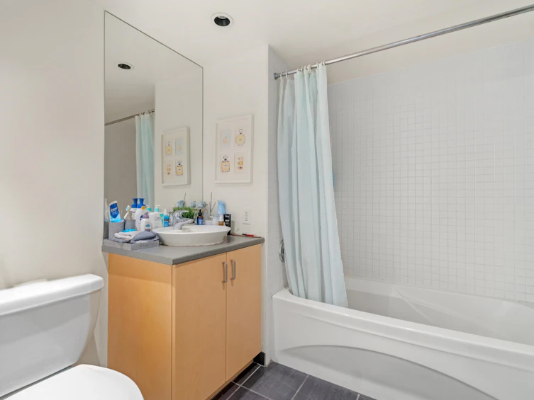 1014-175 W 1st Street, North Vancouver, BC, V7M 3N9 - 9