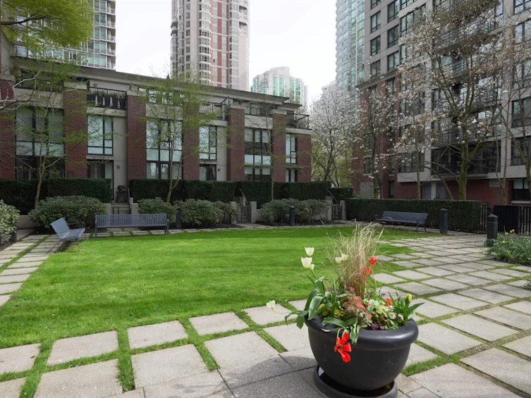 1203-909 Mainland Street, Vancouver, BC, V6B 1S3 - 27