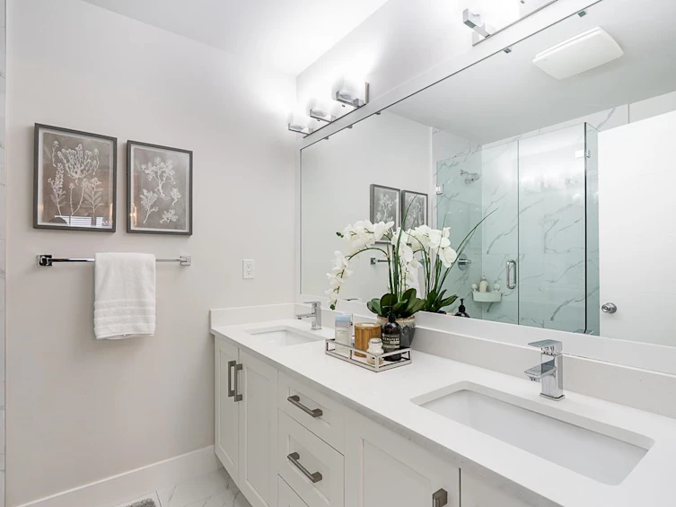18-19239 70 Avenue, Surrey, BC, V3S 6S8 - 18