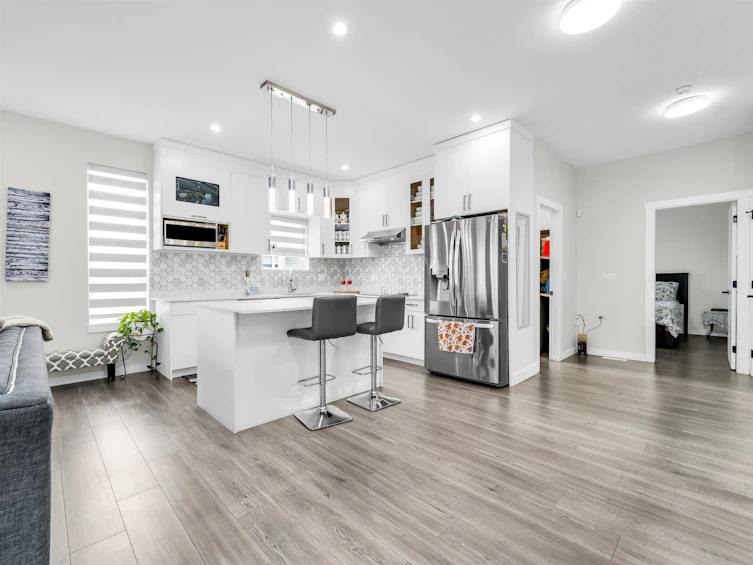 8069 124 Street, Surrey, BC, V3W 0X7 - 8