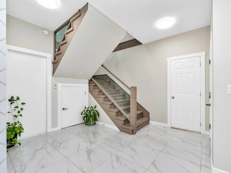 8069 124 Street, Surrey, BC, V3W 0X7 - 24