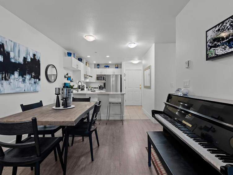 201-1153 Vidal Street, Surrey, BC, V4B 3T4 - 10