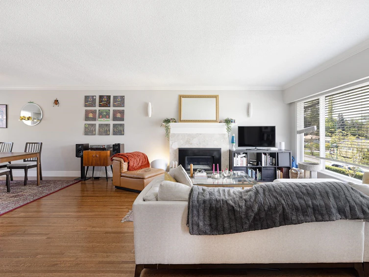 4378 Briarwood Crescent, Burnaby, BC, V5G 2M6 - 6