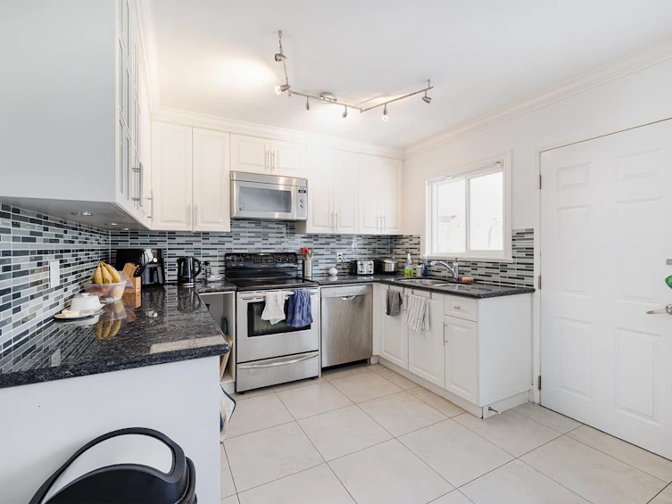 4378 Briarwood Crescent, Burnaby, BC, V5G 2M6 - 9