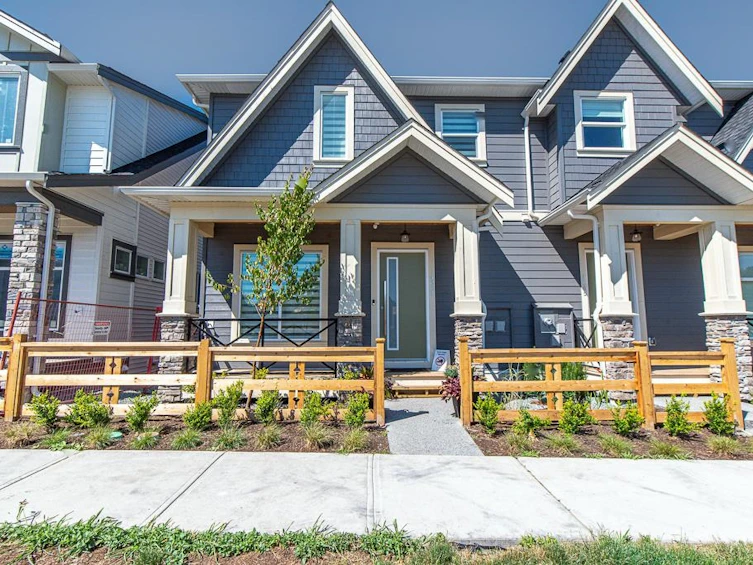 19647 74 Avenue, Langley, BC, V2Y 3G6