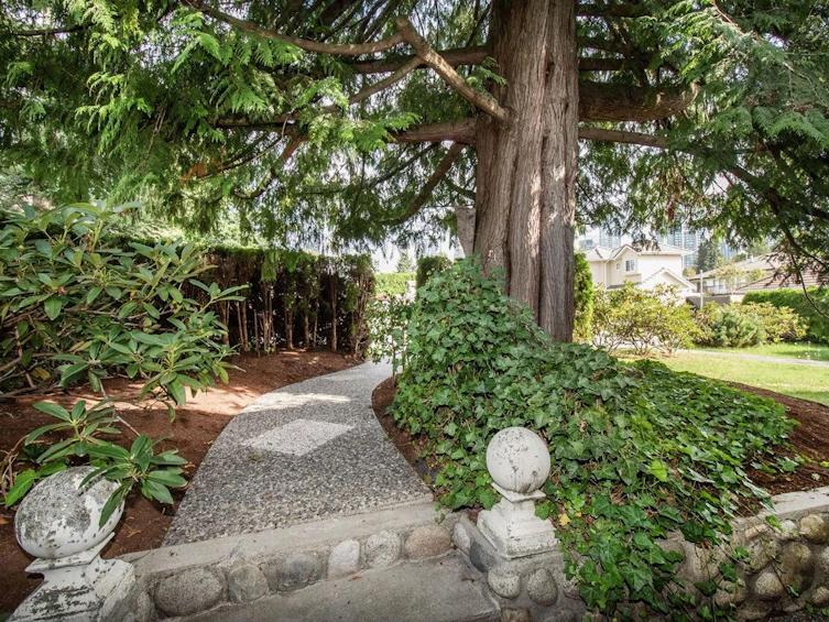6890 Cedar Rose Court, Burnaby, BC, V5J 5J7 - 3
