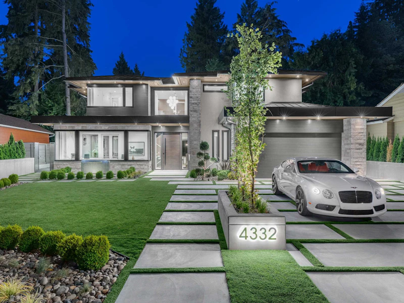 4332 Quinton Place, North Vancouver BC V7R 4A7