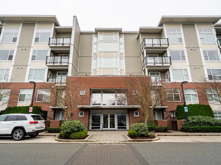 325-15956 86a Avenue, Surrey, BC, V4N 6N8