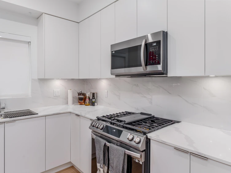 201-2331 Kelly Avenue, Port Coquitlam, BC, V3C 1Y3 - 7