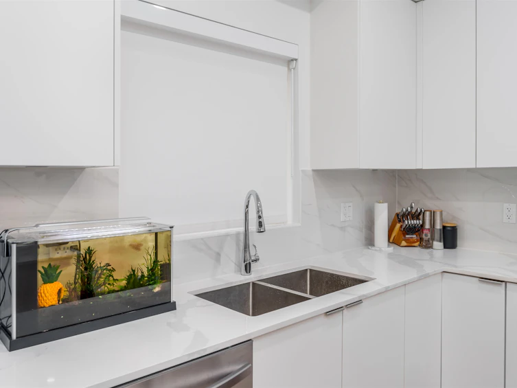 201-2331 Kelly Avenue, Port Coquitlam, BC, V3C 1Y3 - 8