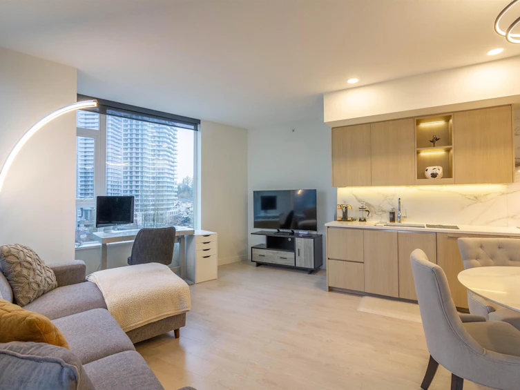 704-9887 Whalley Boulevard, Surrey, BC, V3T 0P4 - 4