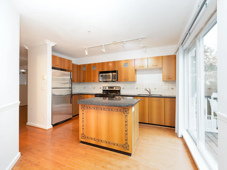 111-7179 201 Street, Langley, BC, V2Y 2Y9 - 9