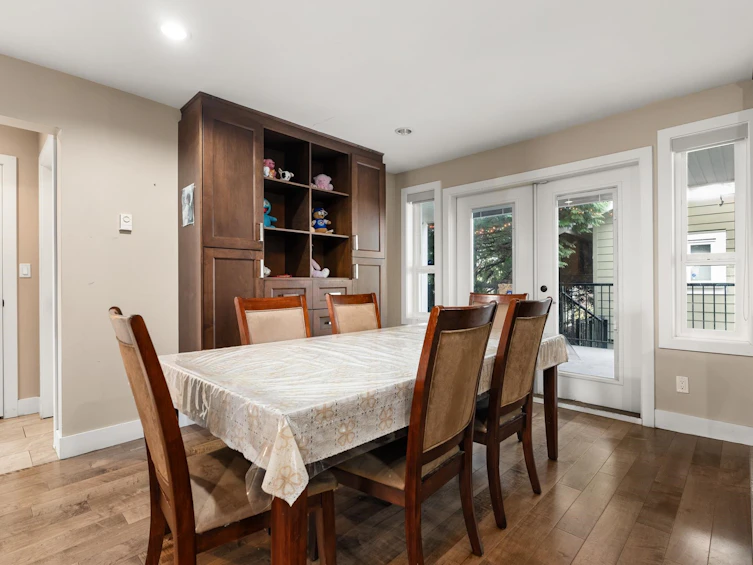 6713 140 Street, Surrey, BC, V3W 5J3 - 4