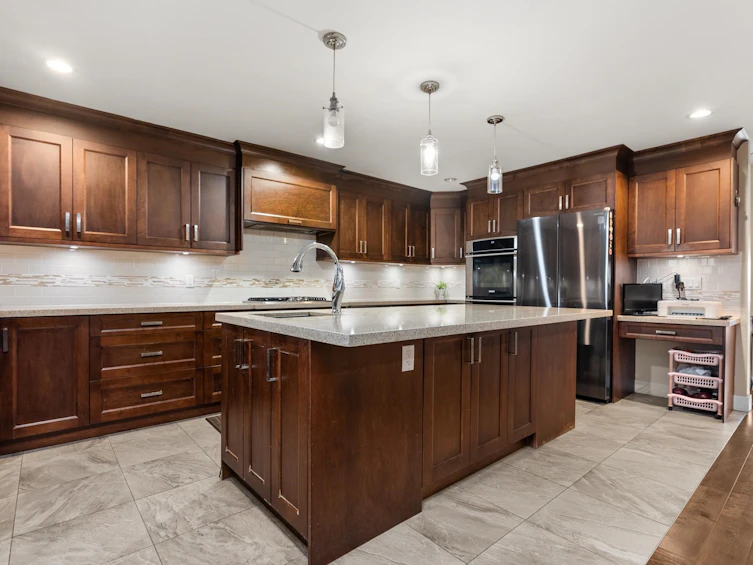 6713 140 Street, Surrey, BC, V3W 5J3 - 7