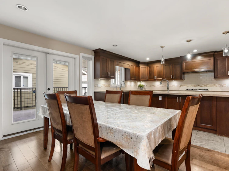 6713 140 Street, Surrey, BC, V3W 5J3 - 8