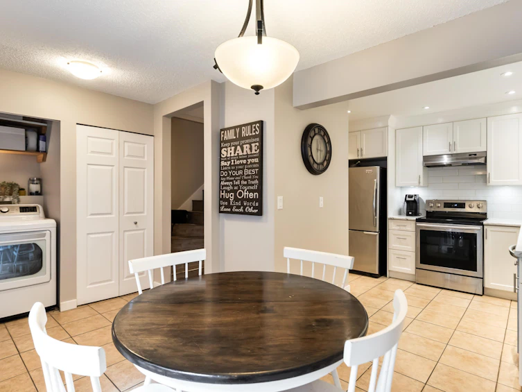 22-1140 Eagleridge Drive, Coquitlam, BC, V3E 1C2 - 3