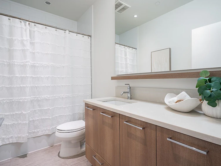 TH01-258 Nelson's Court, New Westminster, BC, V3L 0J9 - 17