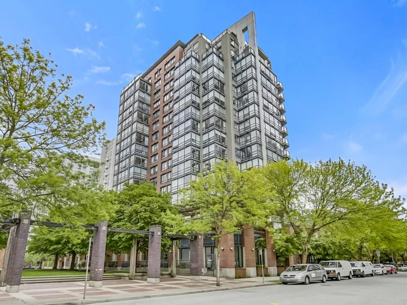 12A - 139 Drake Street, Vancouver BC V6Z 2T8
