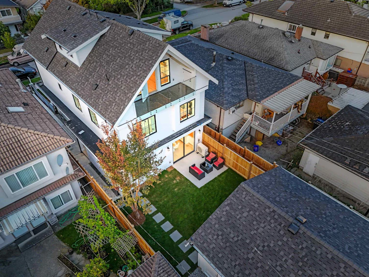 2-3260 Graveley Street, Vancouver, BC, V5K 3K9 - 2