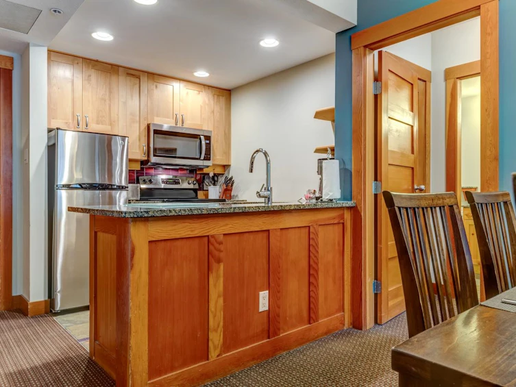 224C-2036 London Lane, Whistler, BC, V8E 0N7 - 4