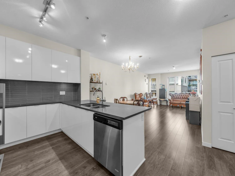 414-2665 Mountain Highway, North Vancouver, BC, V7J 0A8 - 7