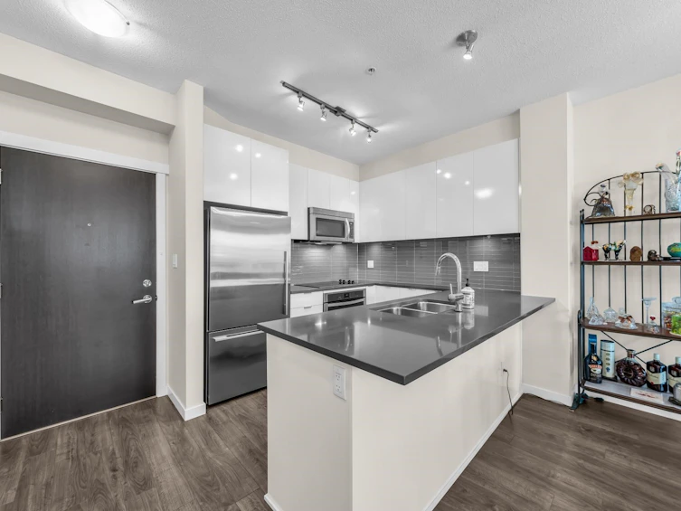 414-2665 Mountain Highway, North Vancouver, BC, V7J 0A8 - 6