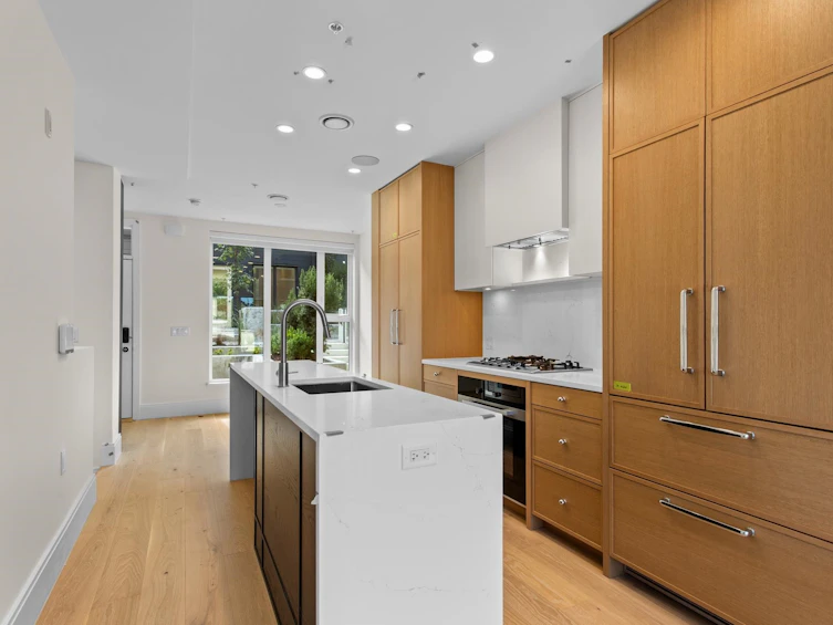 563 W 26th Avenue, Vancouver, BC, V5Z 2E4 - 3