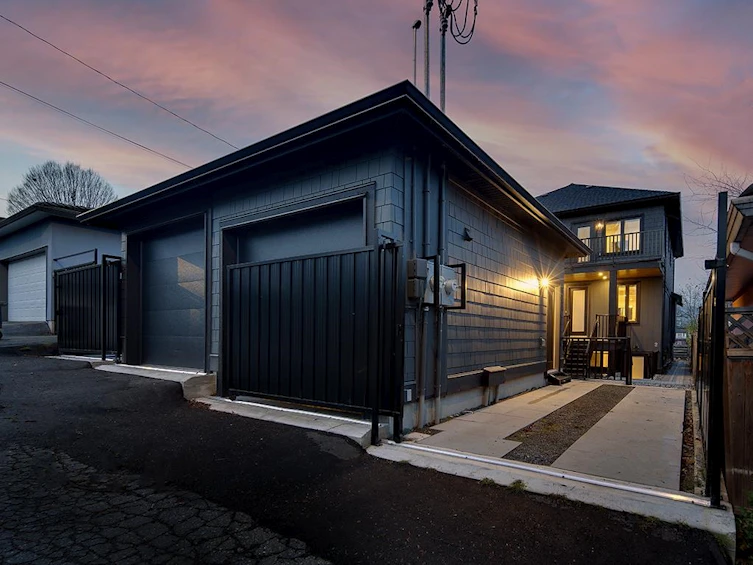 3188 Grant Street, Vancouver, BC, V5K 3H9 - 6