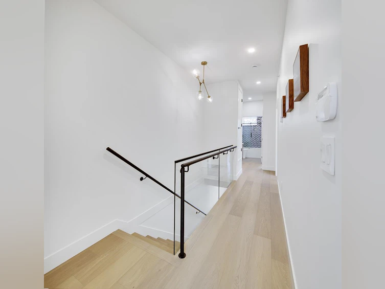 3188 Grant Street, Vancouver, BC, V5K 3H9 - 25