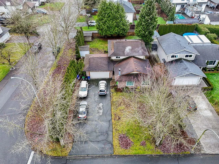 18252 60a Avenue, Surrey, BC, V3S 5R7 - 11