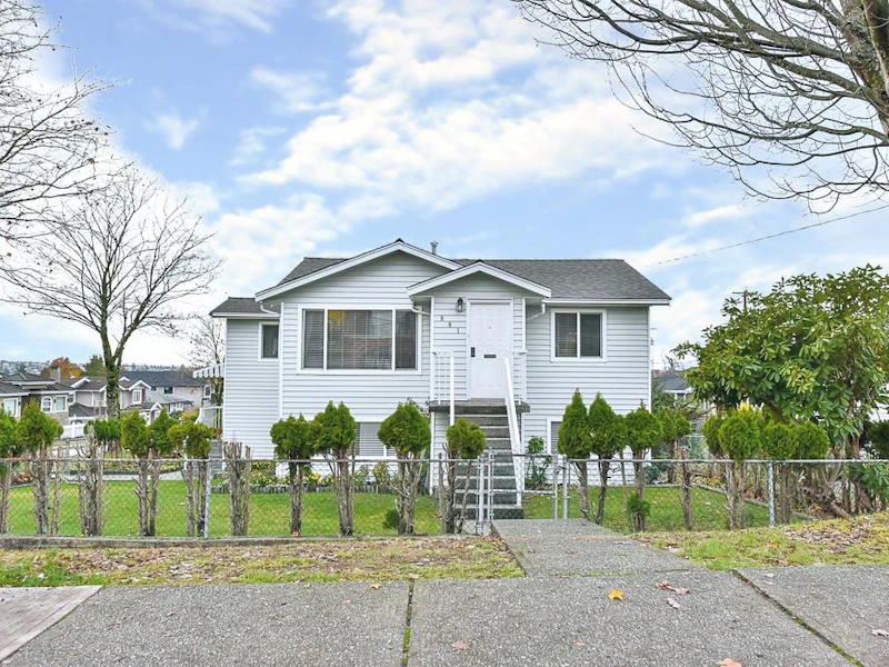 881 Macdonald Avenue, Burnaby BC V5C 4N3