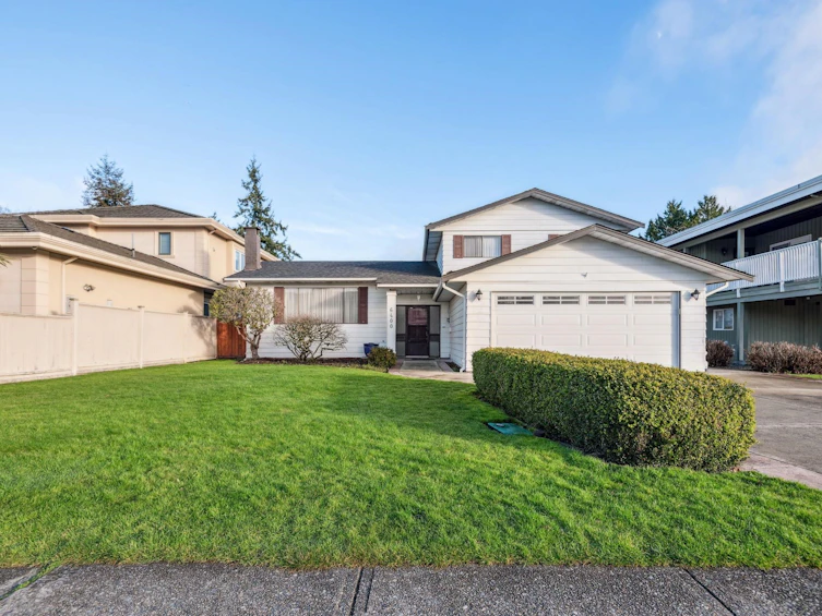 6400 Riverdale Drive, Richmond, BC, V7C 2G1 - 2