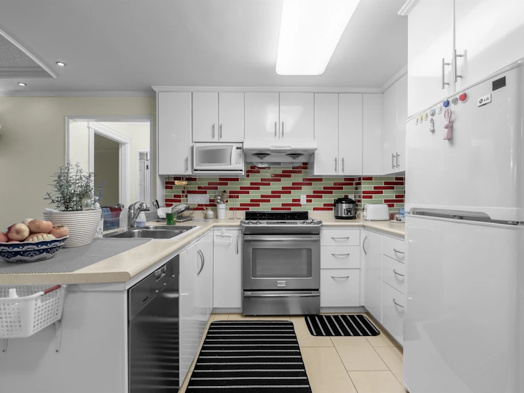 605-7500 Granville Avenue, Richmond, BC, V6Y 3Y6 - 10