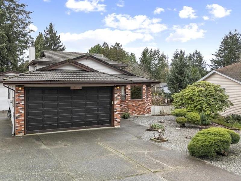 14242 101a Avenue, Surrey BC V3T 5K2