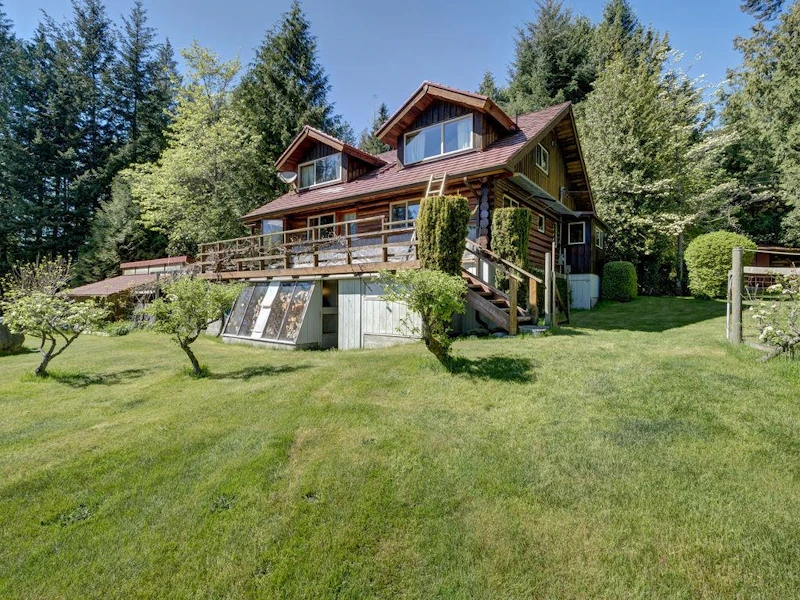 817 Byng Road, Roberts Creek BC