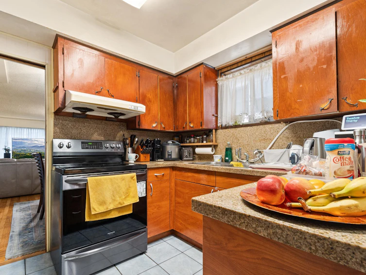 2545 E 29th Avenue, Vancouver, BC, V5R 1V2 - 5