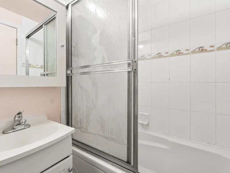 2545 E 29th Avenue, Vancouver, BC, V5R 1V2 - 21
