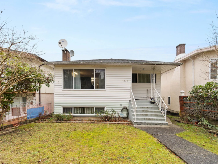 2545 E 29th Avenue, Vancouver, BC, V5R 1V2 - 22