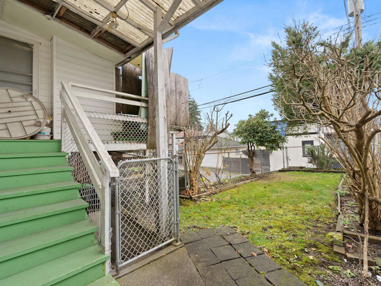 2545 E 29th Avenue, Vancouver, BC, V5R 1V2 - 23