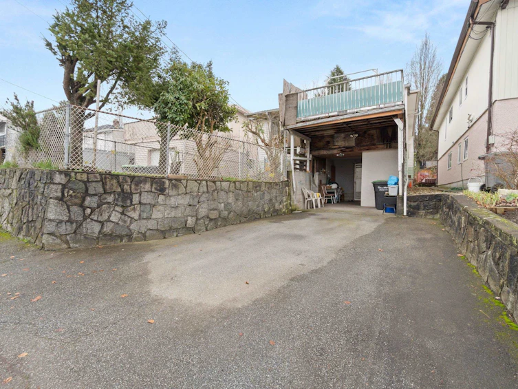 2545 E 29th Avenue, Vancouver, BC, V5R 1V2 - 24