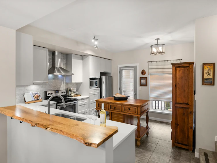 21-15065 58 Avenue, Surrey, BC, V3S 8Z5 - 10