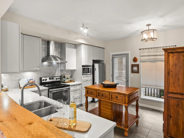 21-15065 58 Avenue, Surrey, BC, V3S 8Z5 - 11