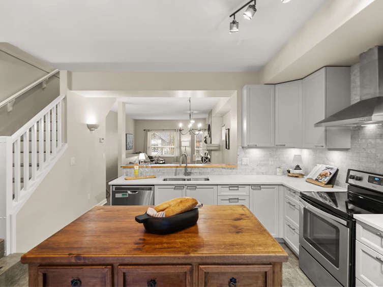 21-15065 58 Avenue, Surrey, BC, V3S 8Z5 - 14