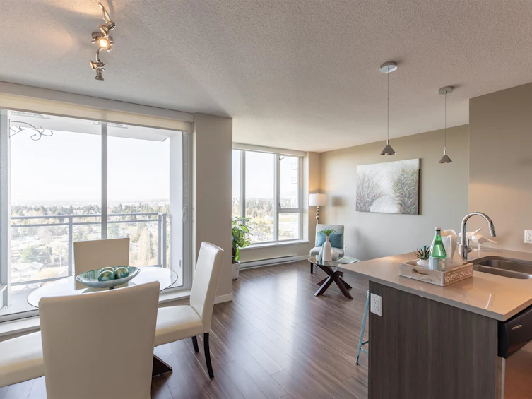 2215-13325 102a Avenue, Surrey, BC, V3T 0J5 - 3